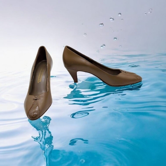 Vintage Naturalizer sz 7.5 Brown Leather Women's Heels Snake Print Accent - Picture 1 of 11